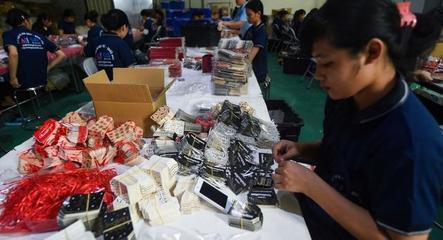 美國開始收割越南經濟黑洞，外媒警示 越南經濟或成下一個犧牲品